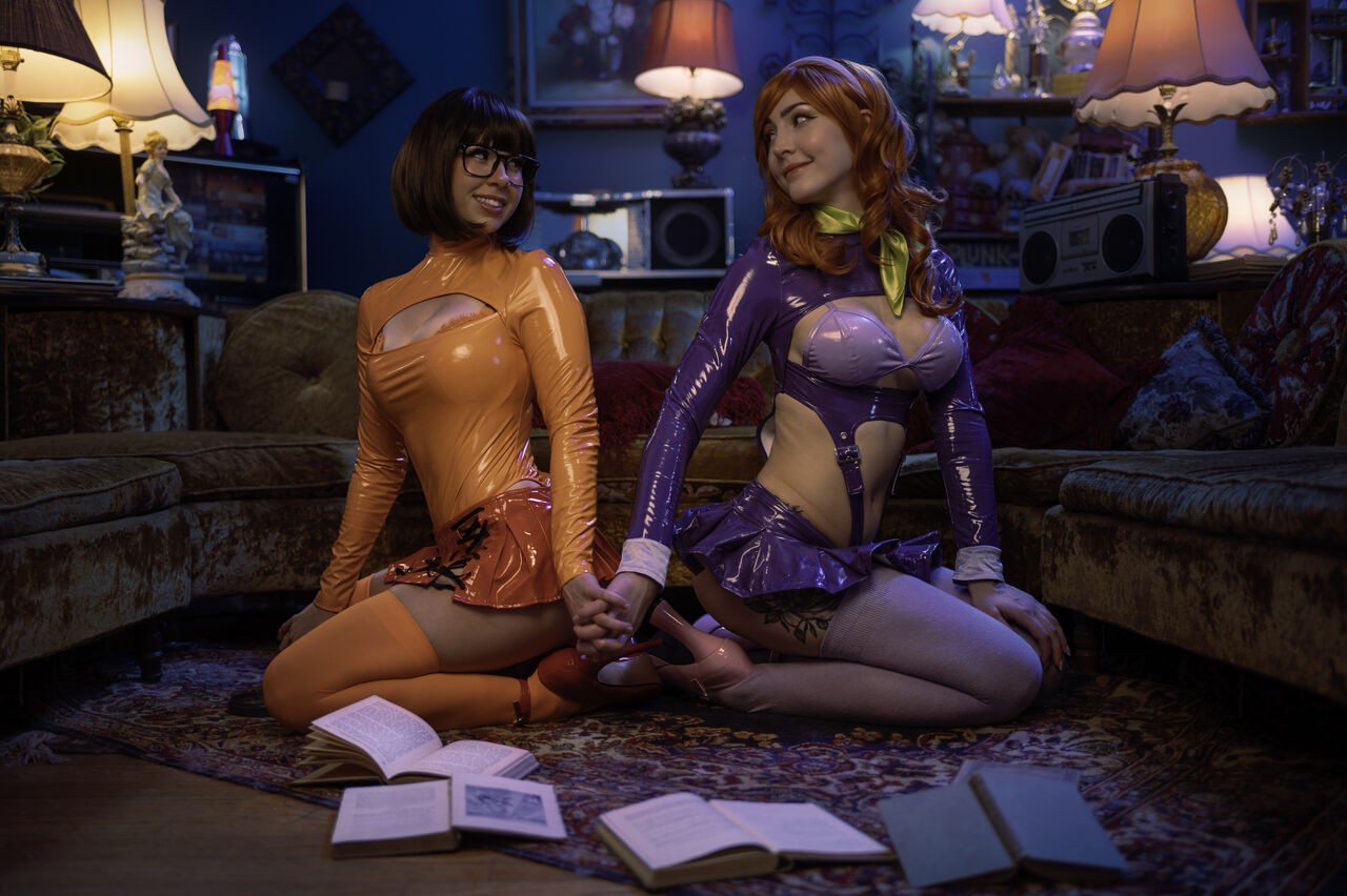 Luxlo & Dessyyc: Daphne & Velma Hentai pt-br 19